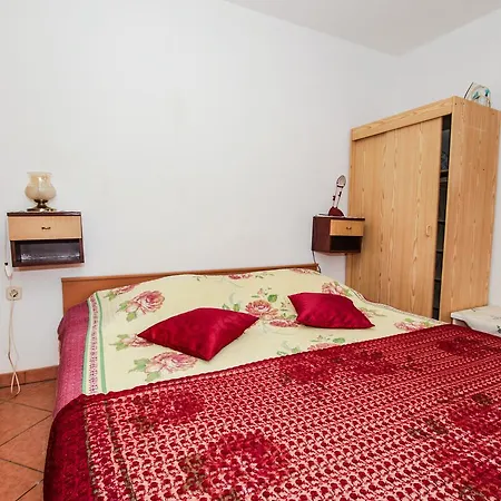 Nevia Apartment