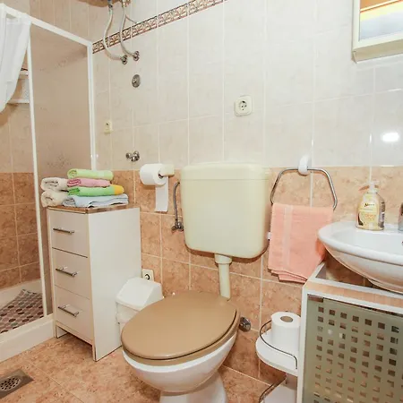 Nevia Apartment